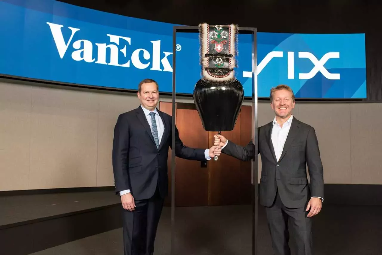  Martijn Rozemüller, chef Europe chez VanEck (droite), et Philipp Schlegel, directeur de VanEck Suisse.