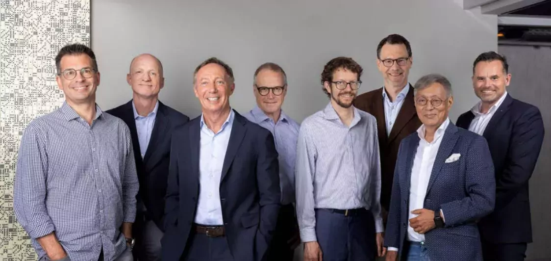 De gauche à droite : Peter Müller, Olaf Swantee, Pascal Rialland (président), Andreas Meyer, Adrian Perrig, David Basin,
Gonpo Tsering et Martin Bosshardt, PDG d'Anapaya.