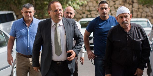 إسرائيل تسعى للسيطرة على آبار النفط الليبية