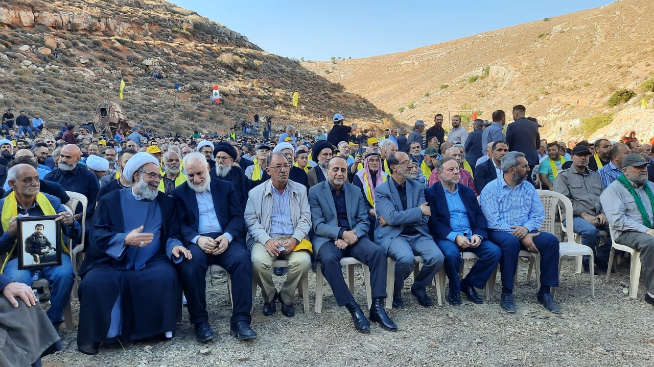 عبر معلم 