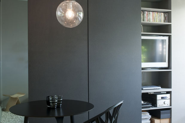 meuble de séparation avec tv pivotante et rangements-amenagement-appartement-Paris