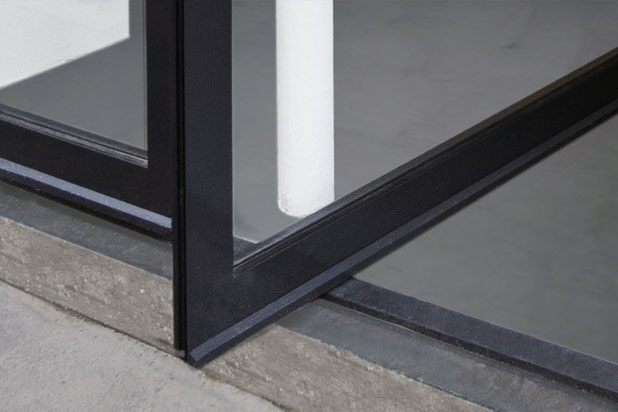 Vue détail porte-renovation-boutique_local-Paris