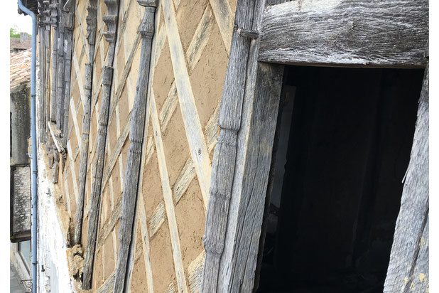 Modenatures de facade-renovation-maison-Issigeac