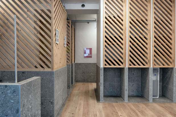 Une salle chaleureuse et technique-renovation-boutique_local-Paris