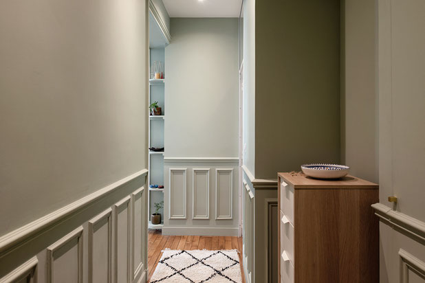 Une entrée ente douceur et patrimoine-renovation-appartement-Paris