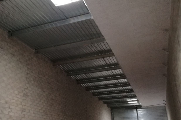 Cellule avant intervention-amenagement-boutique_local-Cergy