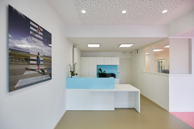 vue intérieure - banque d'accueil-rehabilitation-equipement-Hillion
