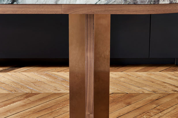 Détail pied de table-renovation-logement-Paris