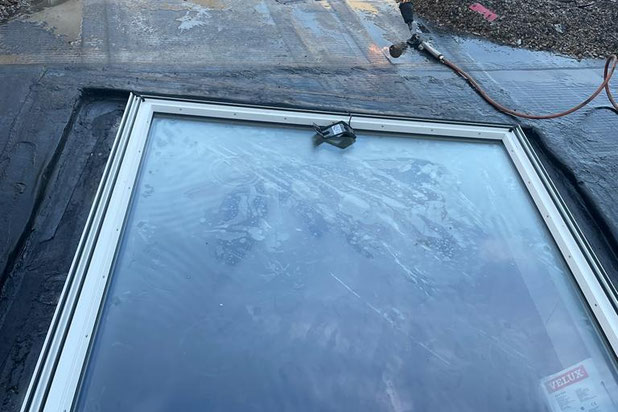 création d'un velux en toiture-rehabilitation-equipement-Saint-Cloud