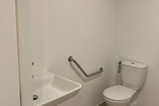 wc public pmr-rehabilitation-equipement-Saint-Cloud