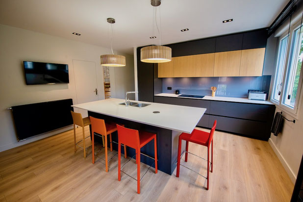 cuisine fermée avec ile XXL-renovation-maison-Vaires-sur-Marne
