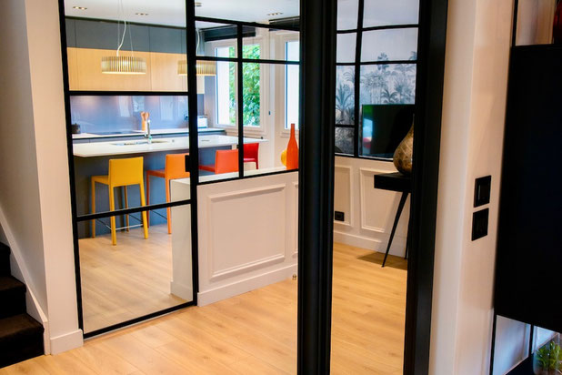 Cuisine fermée avec porte vitrée-renovation-maison-Vaires-sur-Marne
