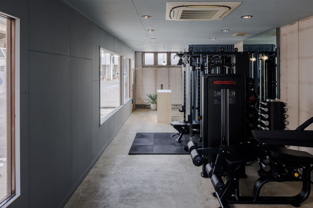 Atmosphère avec les rideaux ouverts-renovation-boutique_local-Kiryu