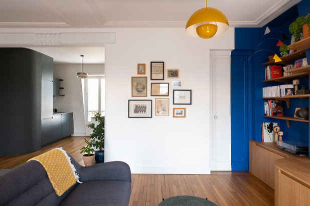 Vue sur le salon la cuisine-renovation-appartement-Paris