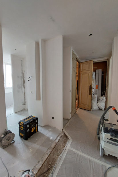 nouveaux espaces entree et cuisine ouverte-renovation-appartement-Paris
