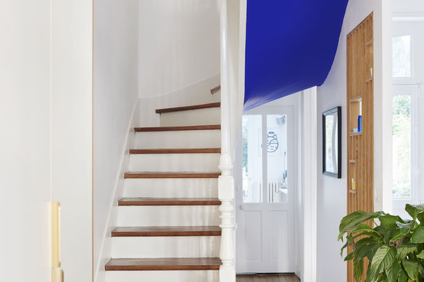 Entrée transformée, escalier mis en valeur-amenagement-maison-Nantes