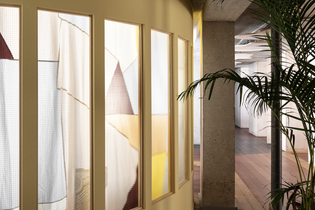 CLOISON RONDE SALLE DE REUNION-amenagement-bureaux-Paris
