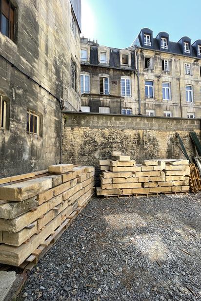 Stockage sur site des pierres de réemploi-construction-maison-Caen