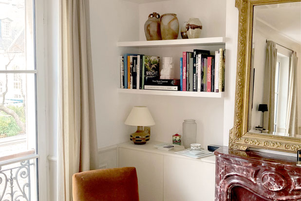 Une bibliothèque pour encadrée la cheminée-rehabilitation-appartement-Paris