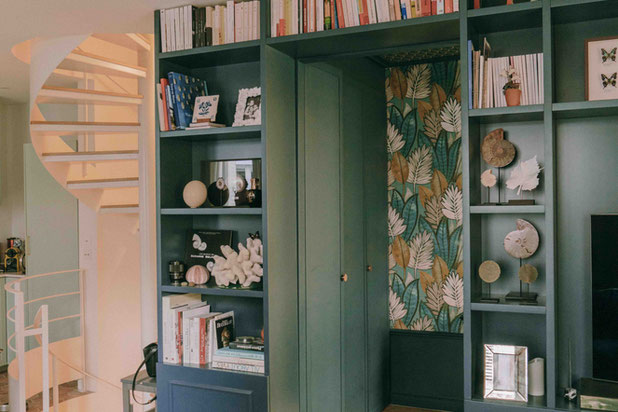 De la bibliothèque à l'escalier sur-mesure-renovation-maison-Paris