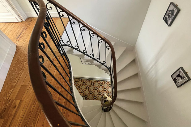 Mise en valeur de l'escalier d'origine-agrandissement_extension-maison-Bordeaux
