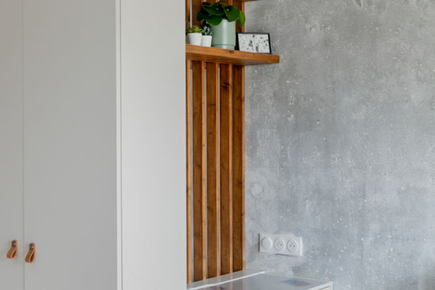 Coin bureau adossé à l'entrée-renovation-appartement-Paris