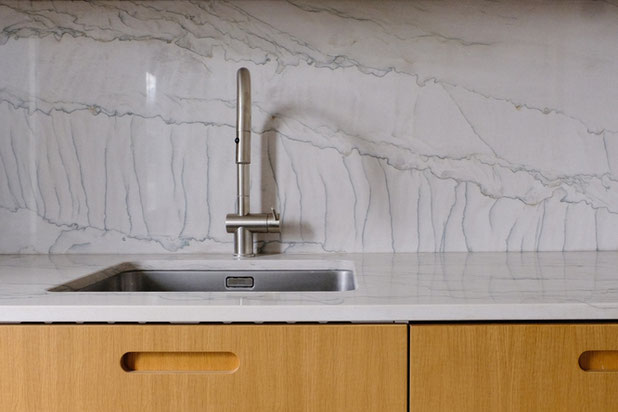 Plan et crédence en granit-renovation-appartement-Clichy