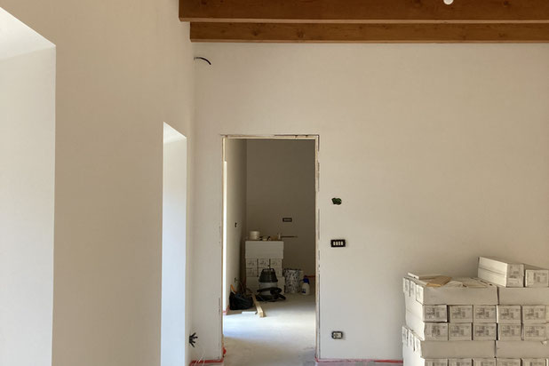 Vue du chantier en cours - pièce de vie-renovation-maison-Viterbo