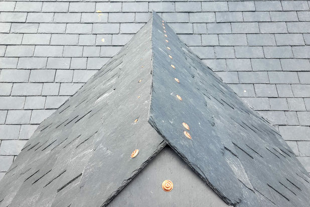 Restauration des toitures et lucarnes en ardoises-renovation-immeuble-Le Havre