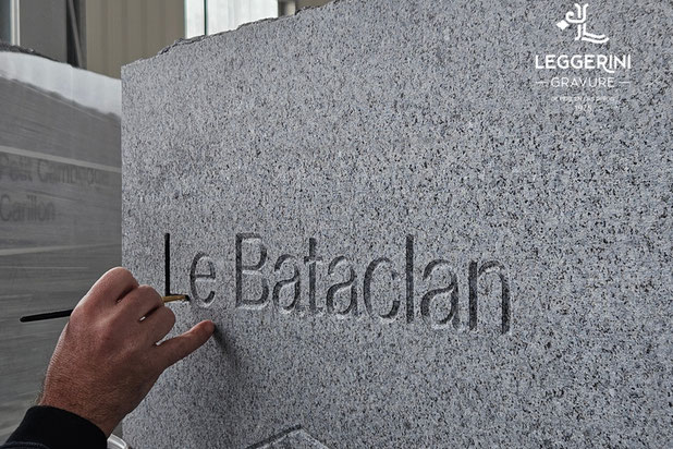 Mise en teinte de la stèle du bataclan-amenagement-autre-Paris
