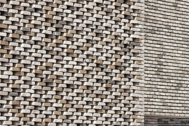 Détail sur façade brique-rehabilitation-equipement-Élancourt