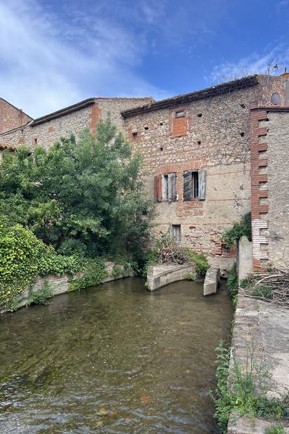 VIL_Vue de l'existant et du canal-renovation-equipement-Villeneuve-la-Rivière