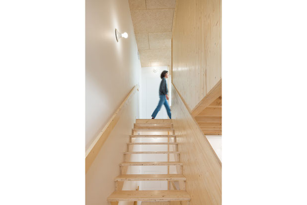 escalier bois-construction-bureaux-Nantes