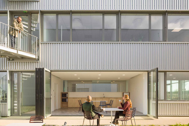 salle de pause et terrasse-construction-bureaux-Donges