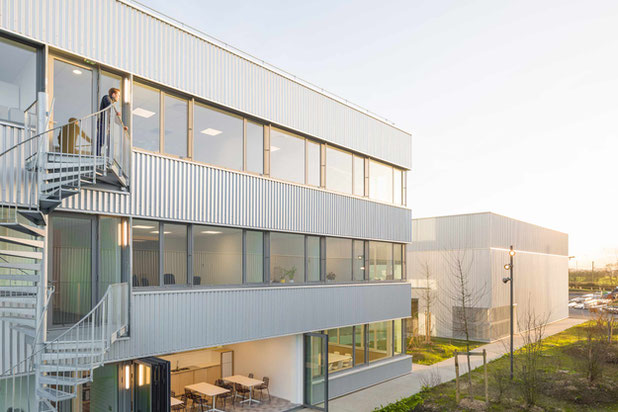 salle de pause et terrasse-construction-bureaux-Donges