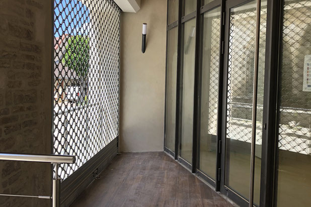 VITRINE-renovation-boutique_local-Les Riceys