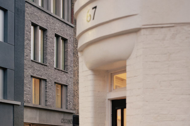 Emprunter un langage familier-construction-hotel-Nantes