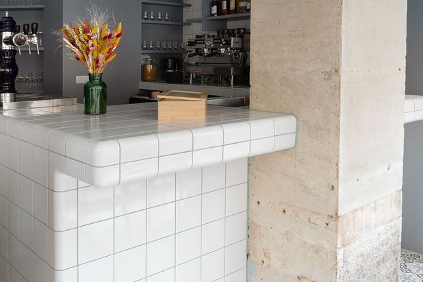 Un comptoir carrelé-renovation-cafe_restaurant-Paris