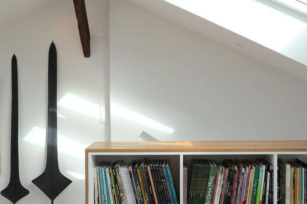 Bibliothèque BD comme garde corps-renovation-appartement-Puteaux