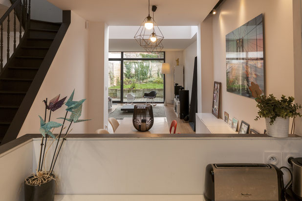 Depuis la cuisine-agrandissement_extension-maison-Lambersart