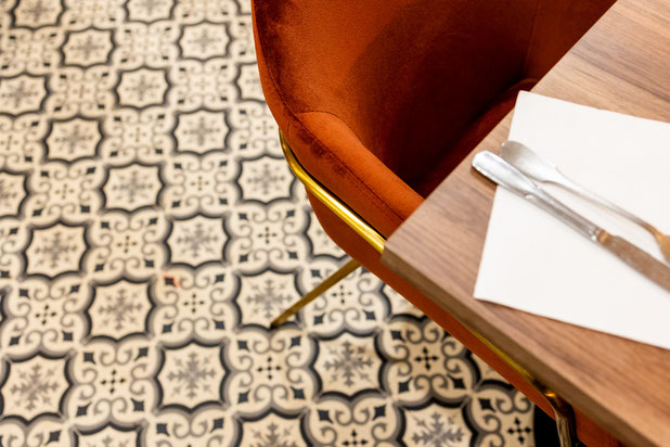 Des touches orientales pour voyager-agrandissement_extension-cafe_restaurant-La Valette-du-Var