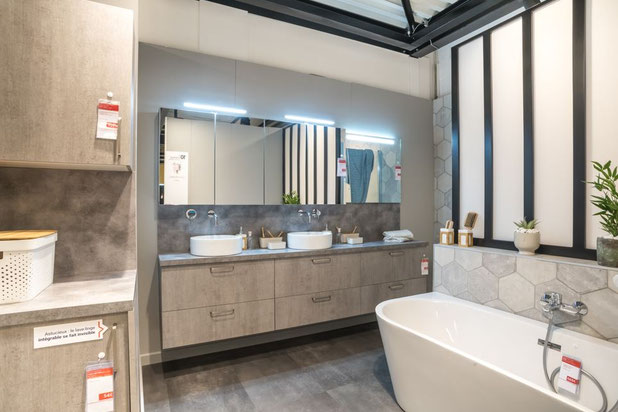 Salle de bain esprit béton ciré-amenagement-boutique_local-Bordeaux