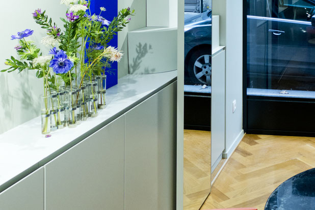 Meuble sur-mesure-amenagement-boutique_local-Paris