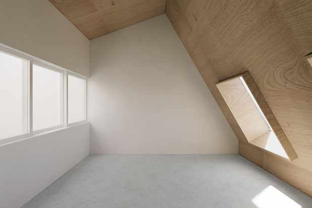 Chambre sous combles-surelevation-logement-Nice