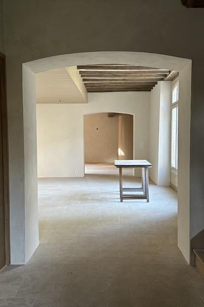 Le salon-renovation-maison-Bouère