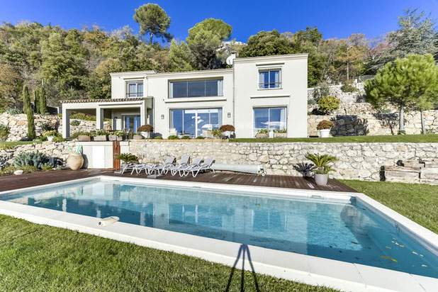 vue de la façade principale-construction-maison-Saint-Jeannet