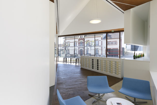 Espace d'exposition des bouteilles-construction-boutique_local-Dizy