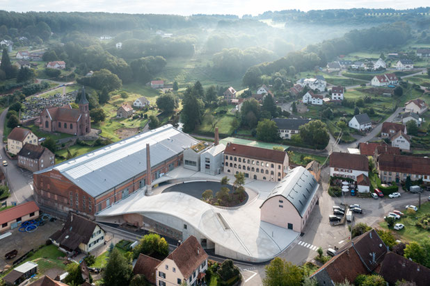 Vue aérienne du projet dans son environnement-rehabilitation-equipement-Meisenthal
