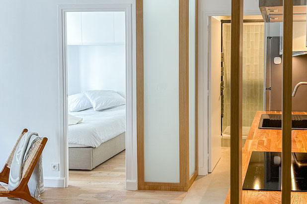 Vue diagonale jusqu'à chambre-renovation-appartement-Paris