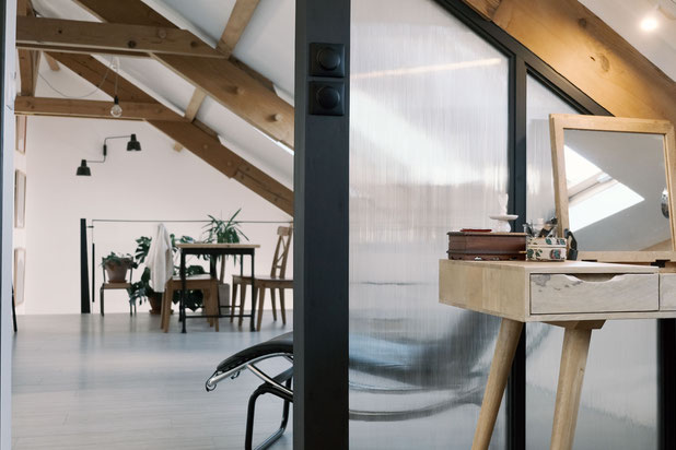 Vue sur pièce de vie depuis le dressing-renovation-appartement-Metz